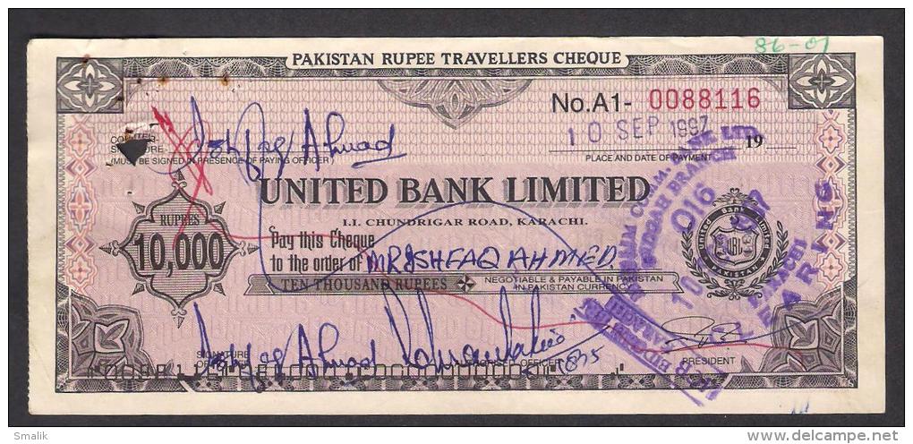 PAKISTAN 10000 RUPEE TRAVELLERS CHEQUE UNITED BANK LIMITED 1997, As Per Scan - Bank & Insurance
