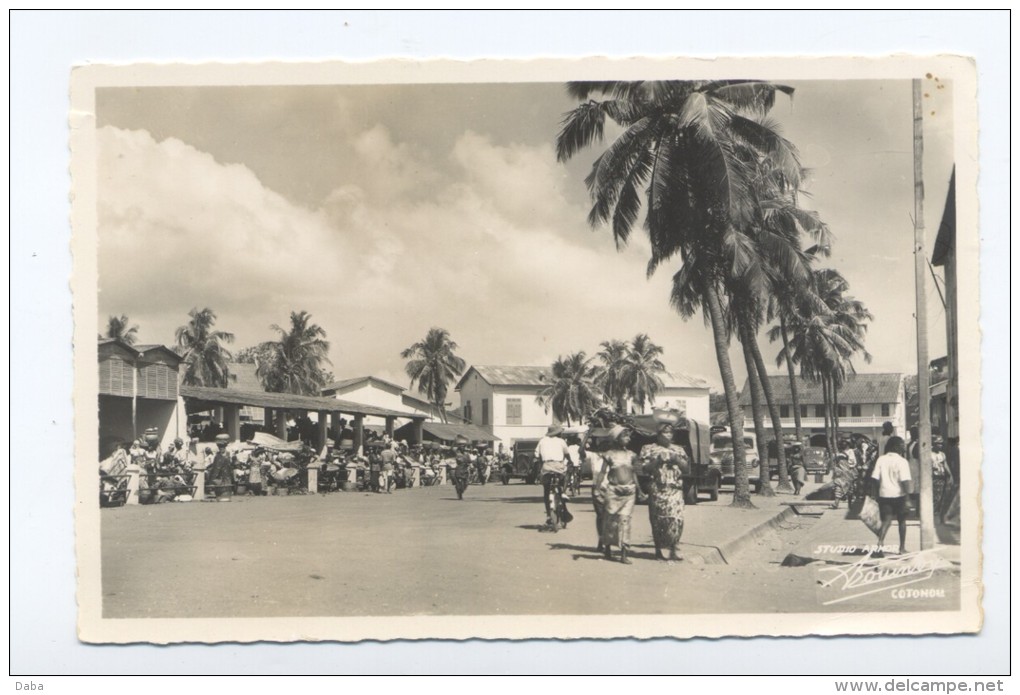 Cotonou. Une Vue Du Marché. - Benin