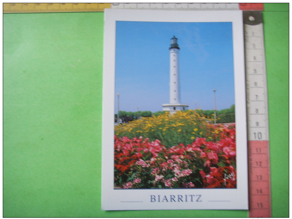 10 ) Biarritz :le Phare - Biarritz