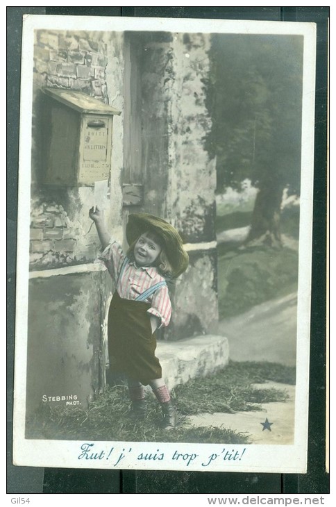 Enfant Trop Petit Pour Poster Une Letre , Composition Et Photo Signée Stebbing   - Abd13 - Autres & Non Classés