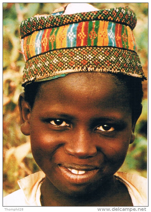 UNICEF - NIGERIA - Lawrence Manning/Black Star - Enfant Souriant Avec Beau Petit Chapeau - Circulée, 2 Scans - Nigeria