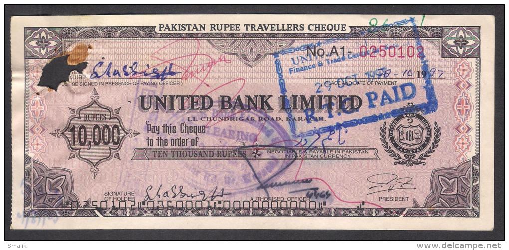 PAKISTAN 10000 RUPEE TRAVELLERS CHEQUE UNITED BANK LIMITED 1997, As Per Scan - Bank & Insurance