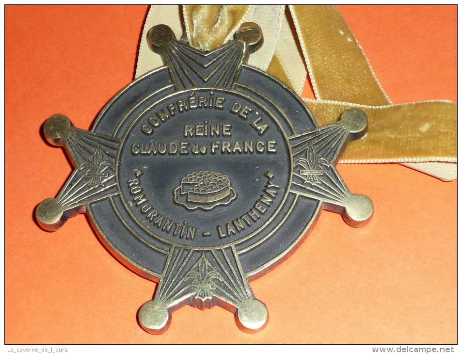 Rare Médaille En Bronze émaillé, Confrérie De La Reine Claude De France, Romorantin, Croix De Malte Fleurs De Lys - Professionals/Firms