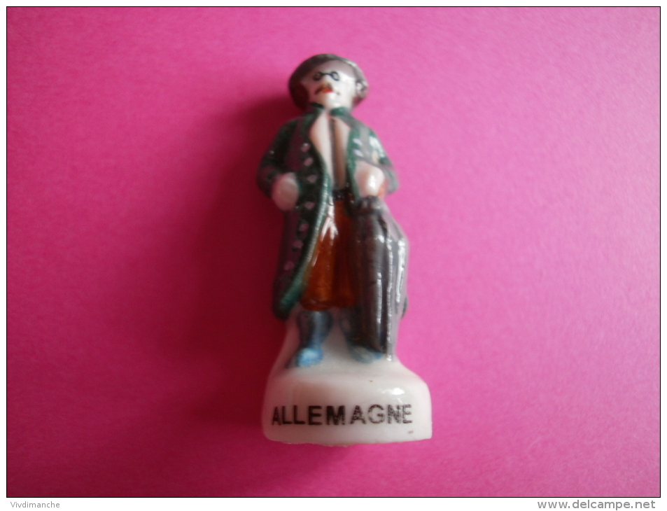 HOMME ALLEMAGNE - FEVE BRILLANTE ANCIENNE SERIE - Pays