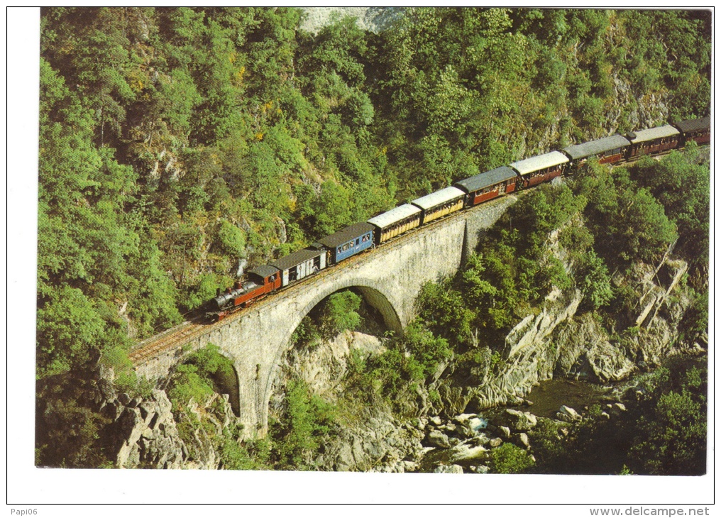 Chemin De Fer Du VIVARAIS. TOURNON-LAMASTRE. Les Gorges Du Doux. Loco N° 404. Voitures Vivarais Et Suisses - Opere D'Arte