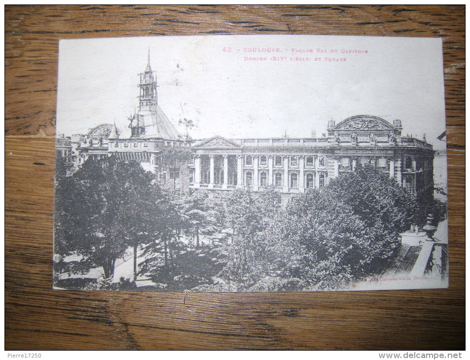 Toulouse Façade Est Du Capitole - Toulouse