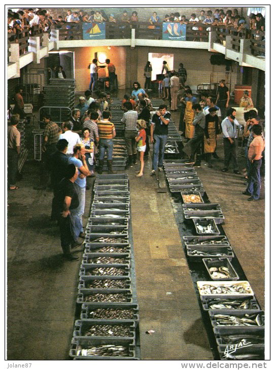 CPM      17    ILE D OLERON     LA COTINIERE       ANCIENNE CRIEE       VENTE DE POISSONS - Halles