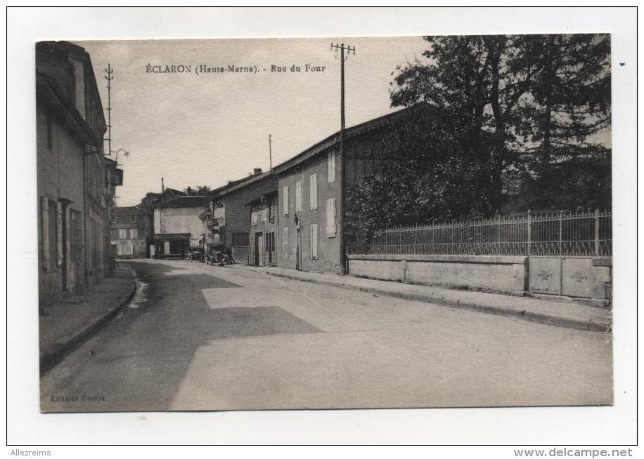 CPA 52 :  ECLARON  Rue Du Pont Avec Familistère     A  VOIR  !!!!!!! - Eclaron Braucourt Sainte Liviere