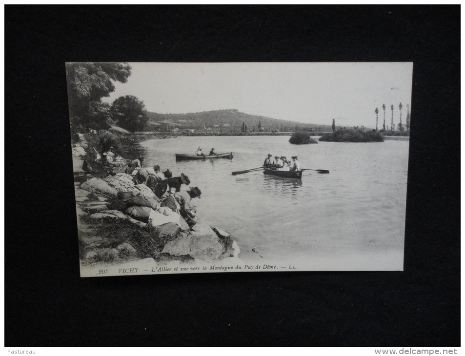 Vichy : Les Bords De L ´ Allier, Un Jour De Lessive. - Vichy