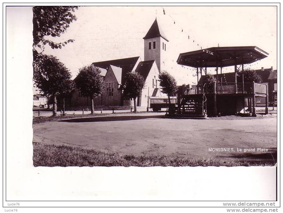 MOMIGNIES  -  La Grand Place - Momignies