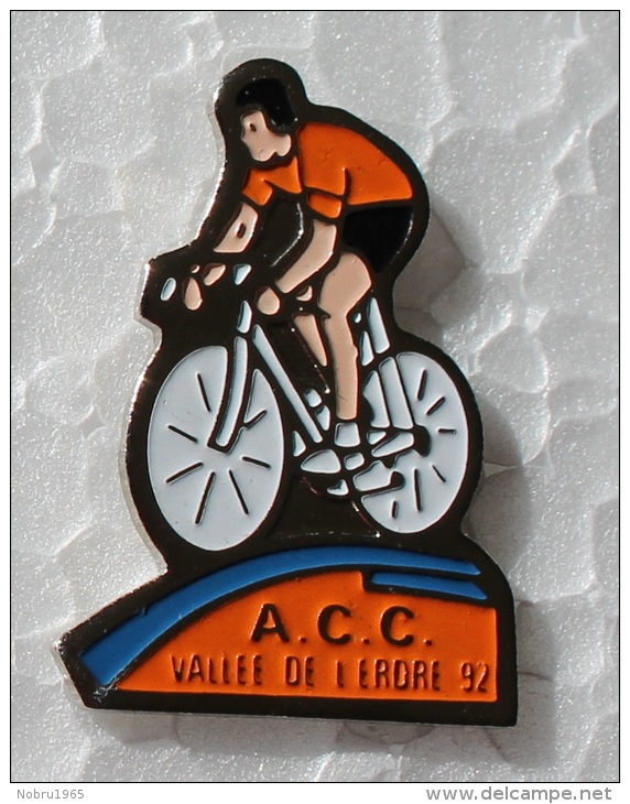 Pin´s CYCLISME CYCLISTE ACC Vallée De D´erdre 92 - Radsport
