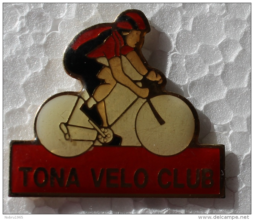 Pin´s CYCLISME CYCLISTE  TONA VELO CLUB - Radsport