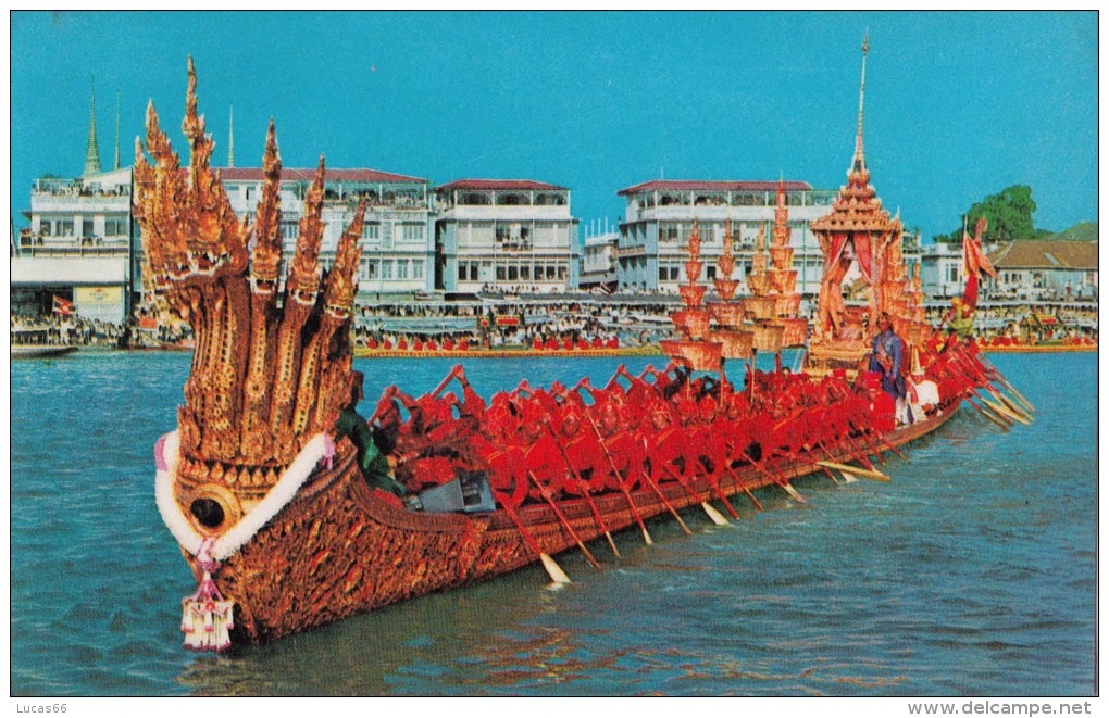 C1960 BANGKOK  THE NAKARAJ BARGE IN A PROCESSION - Thaïlande