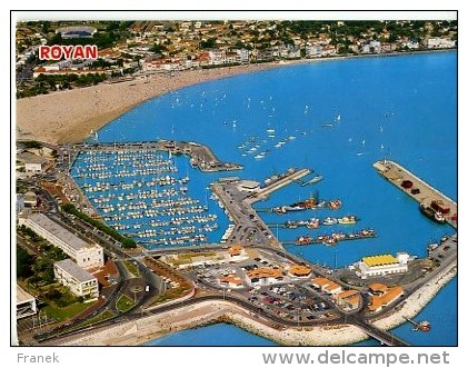 CP17739 - ROYAN - Le Port Et La Plage - Royan