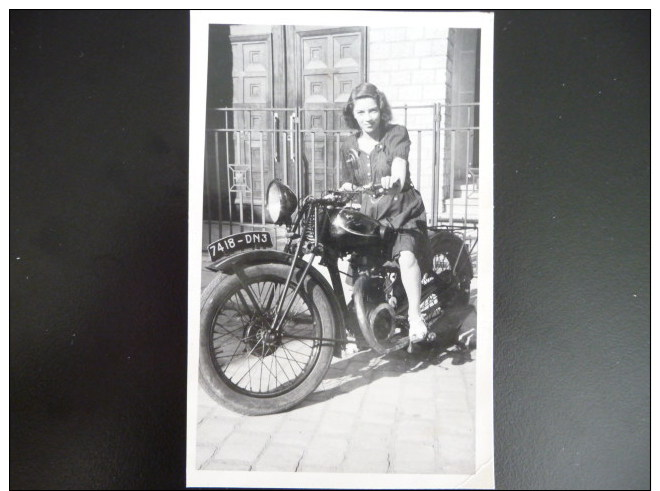 CARTE  PHOTO  D ' UNE  MOTOCYCLETTE - Motos