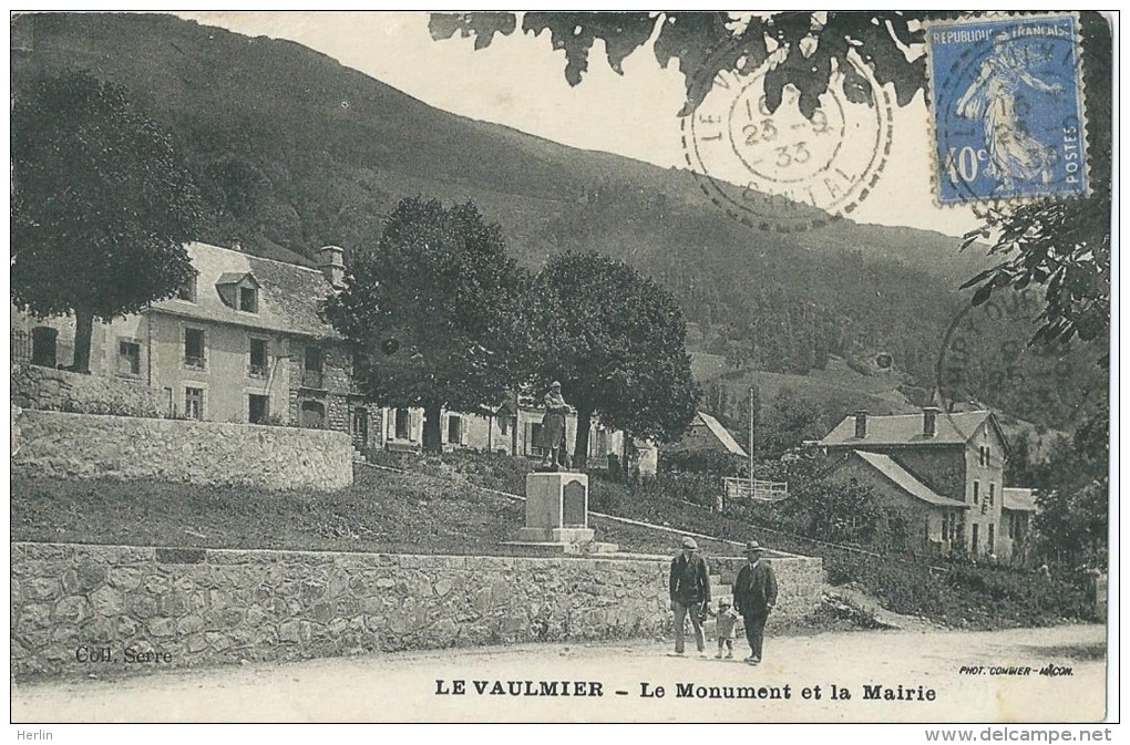 15 - LE VAULMIER - Le Monument Et La Mairie - Autres & Non Classés