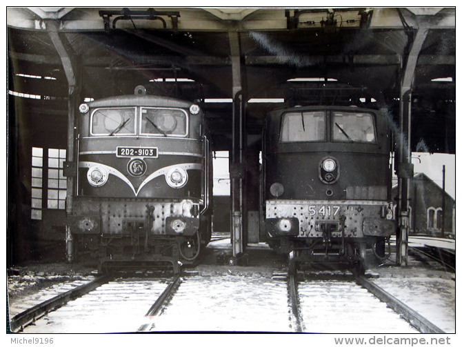 Grande Photo 180x130mm Locomotives En Gare Parisienne Cliché Schnabel 1956 - Matériel