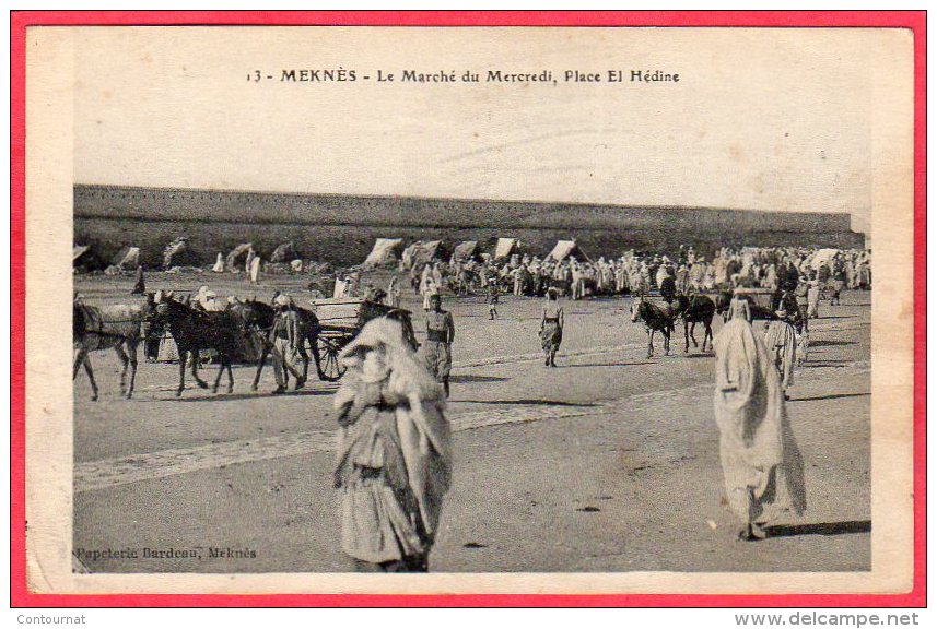 CPA MAROC MEKNES Le Marché Du Mercredi Place El Hédine Hédime ( Tampon 5éme Régiment Spahis  3éme Escadron De Marche - Meknès
