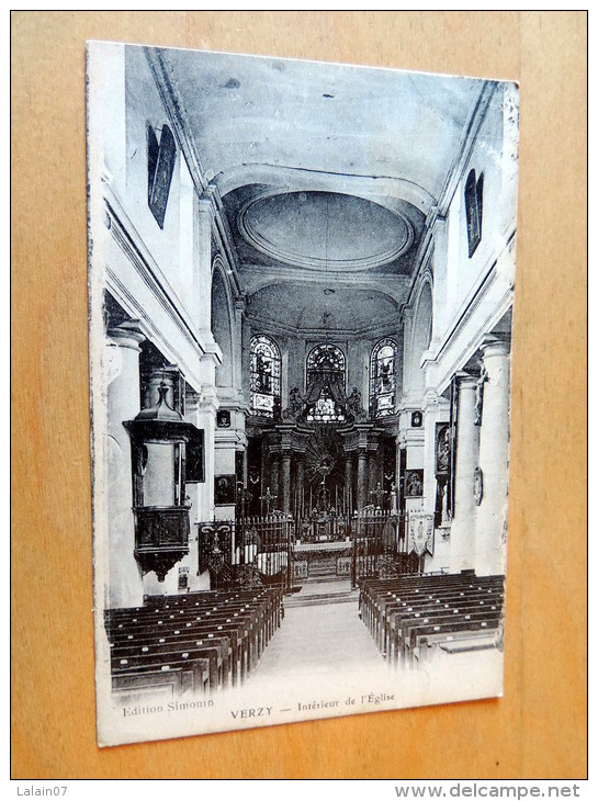 Carte Postale Ancienne : VERZY : Interieur De L' Eglise - Verzy