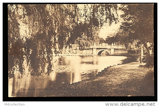 GB CHELTENHAM / Pitville Bridge And Lake / - Cheltenham