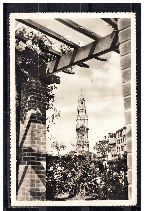 PORTO. RECANTO DO JARDIM JULIO CHAGAS E TORRE DOS CLERIGOS  CIRCULADA  1959 COM SELO - Porto