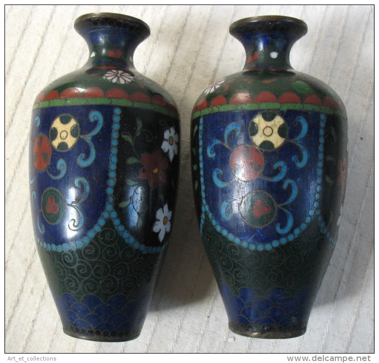 Paire De Beaux Vases Chinois En émaux Cloisonnés, Signés, D’époque XIXè - Art Asiatique