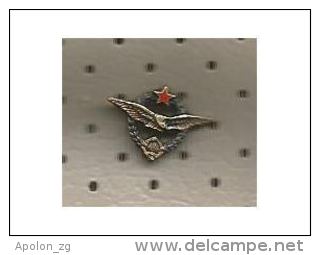 AIR FORCES  /  YUGOSLAVIA ,   AIR FORCE - JNA  (YUGOSLAV PEOPLES ARMY)   , Rare Pin - Parachutting