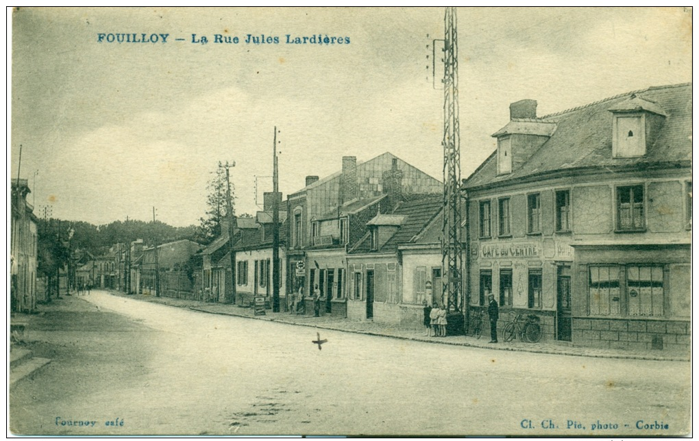 Fouilloy. La Rue Jules Lardières. - Autres & Non Classés