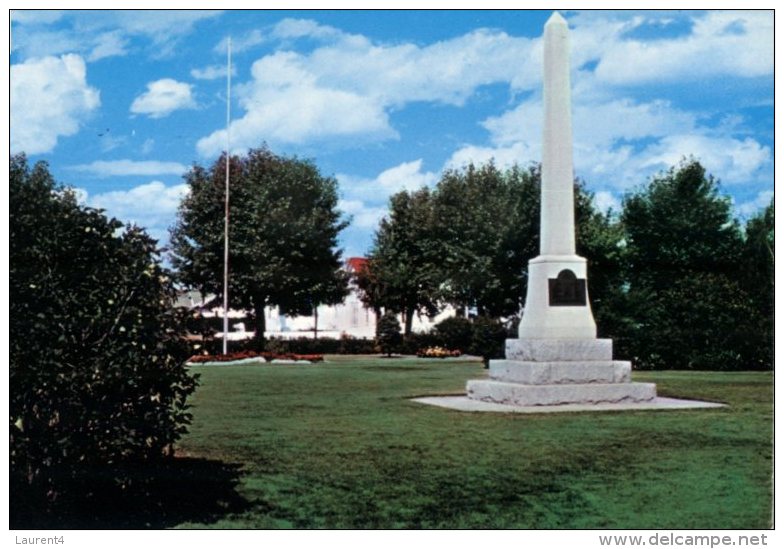 (110) Canada - Alberta Settler Cenotaph - War Memorials