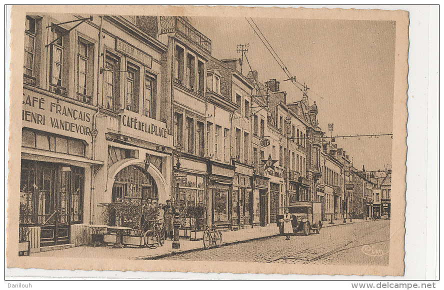 59 // CONDE SUR ESCAUD   Place D'armes  / Café Francais Et Café De La Place - Conde Sur Escaut