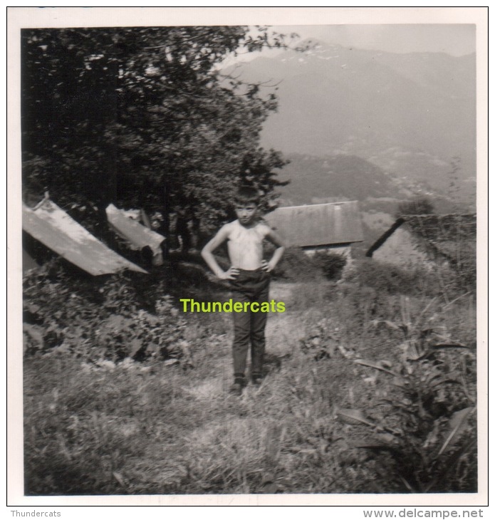 ANCIENNE PHOTO JEUNE GARCON   ** VINTAGE PHOTO YOUNG BOY - Personnes Anonymes