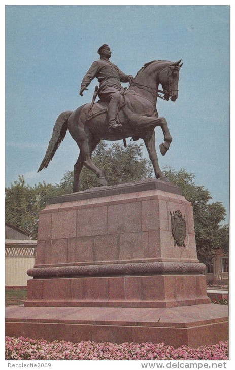 B74528 Monument To G I Kotovsky   Chisinau  Kishinev   2 Scans - Moldavie