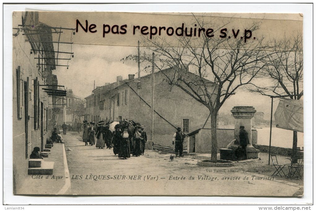 - LES  LÉQUES SUR MER - ( Var ), Entrée Du Village, Animation, Ombrelles, Arrivée De Touristes,  écrite, TBE, Scans. - - Les Lecques