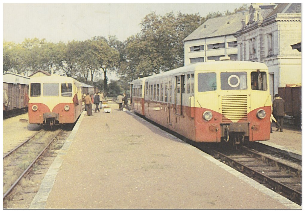 Cpa Valençay. Autorails Verney Se Croisant En Gare De Valençay. ( 2 Scans ) - Autres & Non Classés