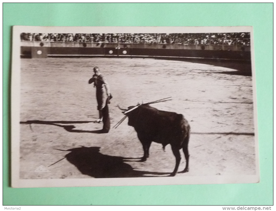 Corrida De Toros - L'Entrée à La Mort, La Entrada à La Muerte - Corrida