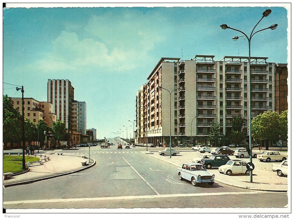 Italie. Brescia. Via Saffi. Fiat 1965 - Brescia