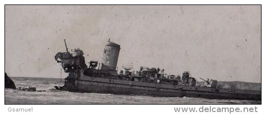 85 -très Rare Photographie Originale Du Bombardement Du 15 Août 1944 à Brétignolles Sur Mer. Bâteau De Guerre Coupé En 2 - Bretignolles Sur Mer