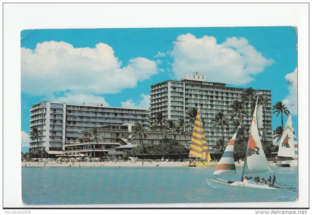 B74627 The Reef Hotel Honolulu 2 Scans - Honolulu