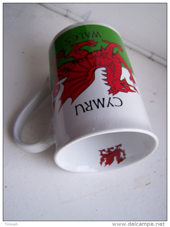 TASSE MUG CYMRU WALES DRAGON PENDRAGON FAÏENCE Emblème Du Pays De Galles Dragon Rouge - Non Classés