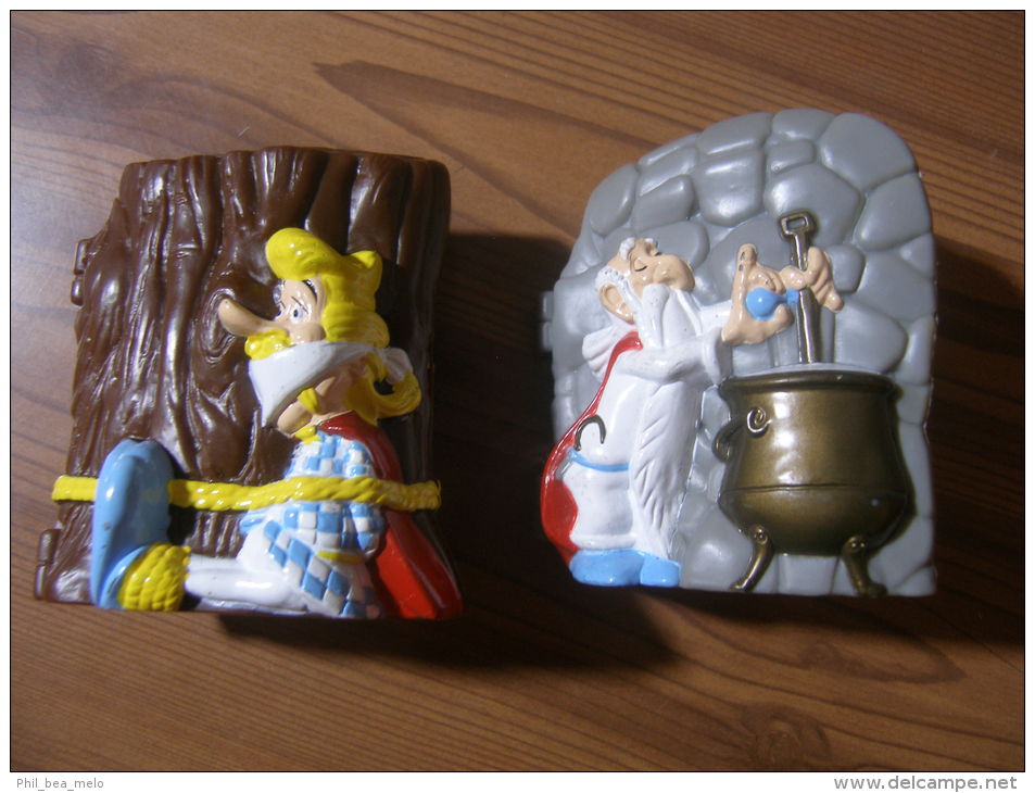 ASTERIX - FIGURINE PORTE-CRAYONS QUICK 1999 LOT DE 2 - PANORAMIX & ASSURANCETOURIX - TRES BON ETAT - Astérix