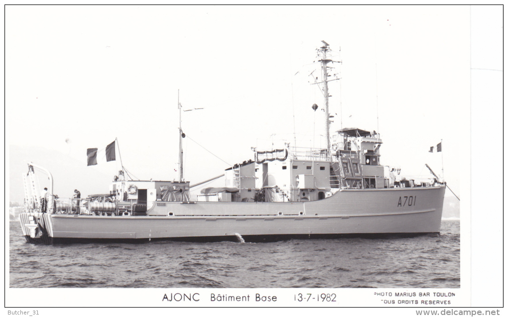 Bateau Marine  Militaire France Ajonc Batiment Base 13-7-1982 Poupe Marius Bar + Equipage - Guerre