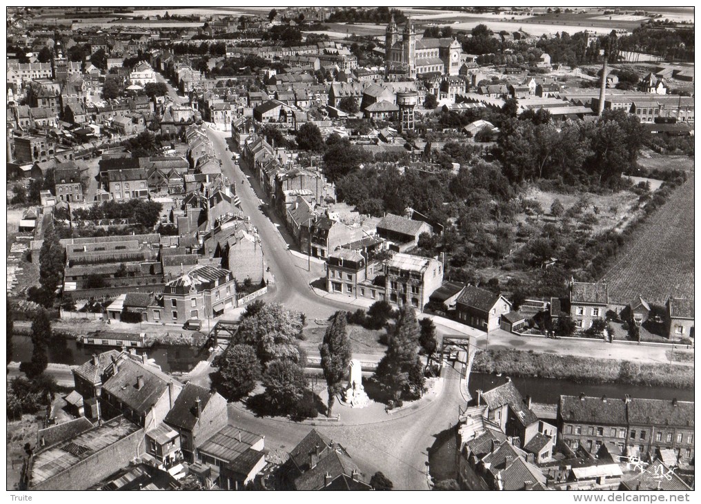 MERVILLE VUE AERIENNE LE MONUMENT AUX MORTS - Merville