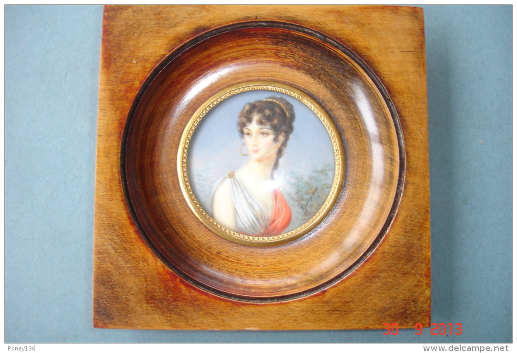 Miniature Sur Ivoire 1900\" Pauline Bonaparte\" ,soeur De Napoléon.Signée Dampierre. - Personaggi