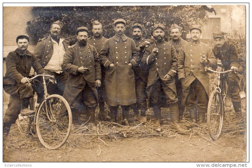 Monthuel  01     Carte Photo De Militaires  Dont Vélos - Montluel