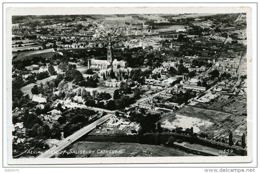 SALISBURY : AERIAL VIEW OF CATHEDRAL - Salisbury