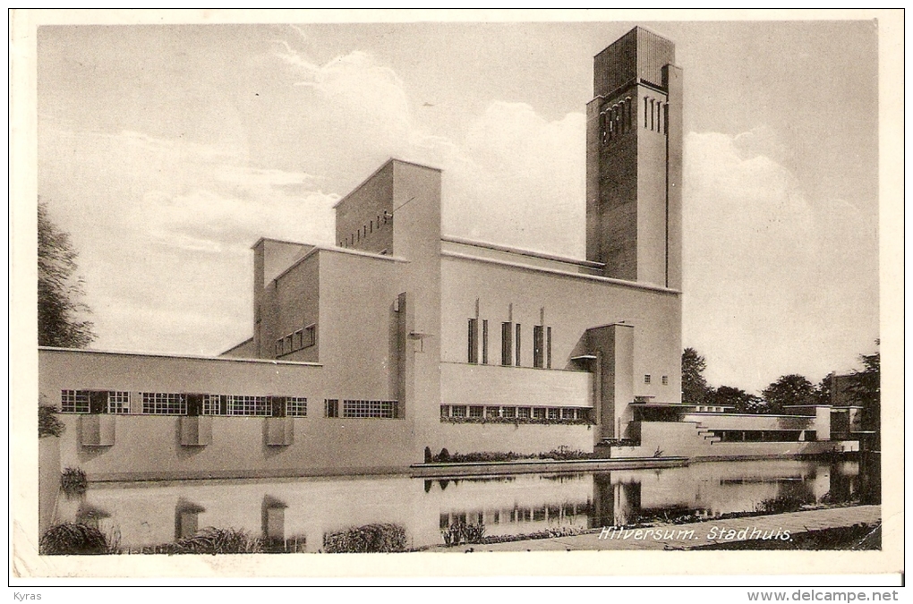 CPSM 9X14 . PAYS BAS . HILVERSUM . STADHUIS  .  Sports . Stade - Hilversum