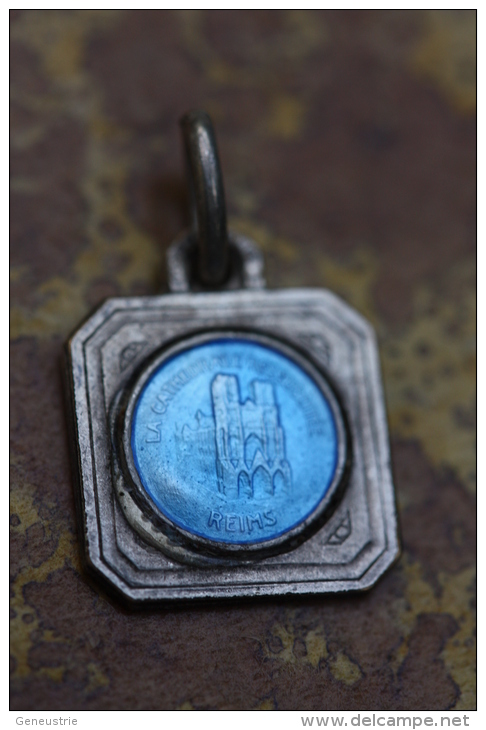 Pendentif Médaille Religieuse "Cathédrale De Reims" Métal + émail - Religious Pendant - Religion & Esotericism