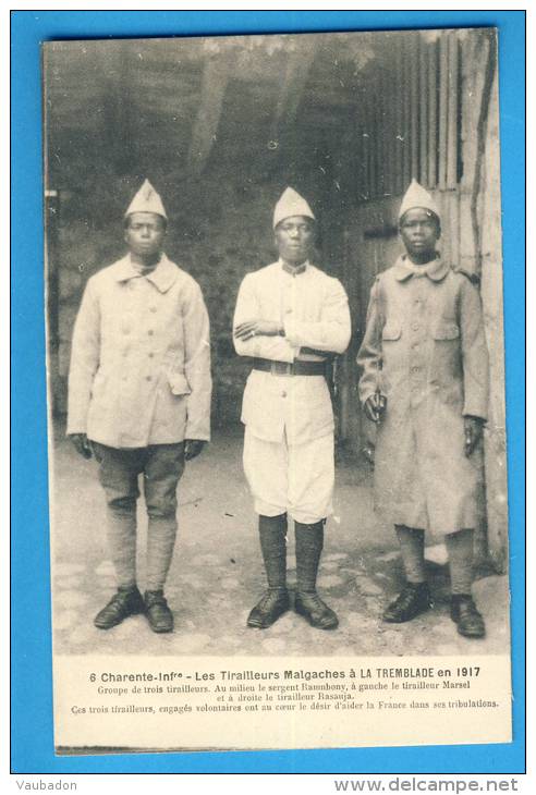 CP, 17, Les Tirailleurs Malgaches à LA TREMBLADE En 1917, Groupe De Trois Tirailleurs..., Vierge, TRES TRES RARE - La Tremblade