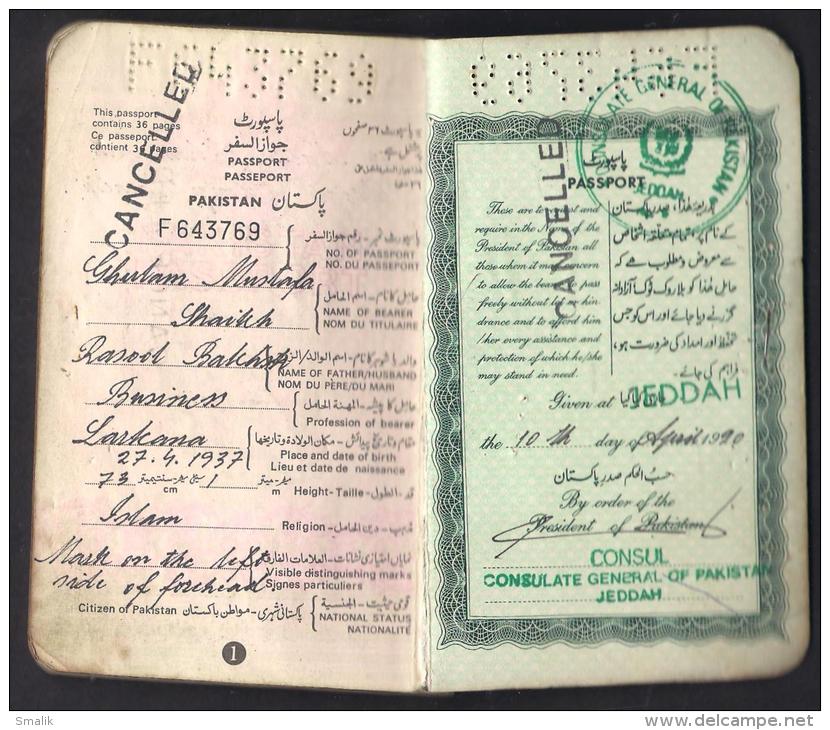 PAKISTAN OLD PASSPORT Issued 1990 From JEDDAH Consulate SAUDI ARABIA, 100 Riyals Visa X9 Revenue Stamps, Full 36 Pages, - Pakistan