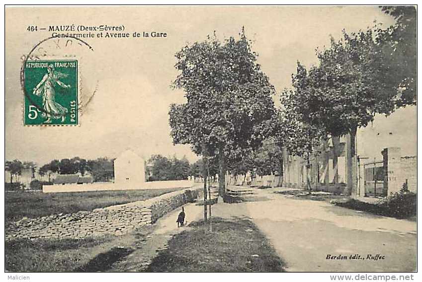 Deux Sevres -ref A798- Mauzé - Gendarmerie Et Avenue De La Gare   -carte Bon Etat   - - Mauze Sur Le Mignon